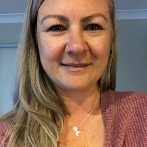 Meet your Posher, Hayley